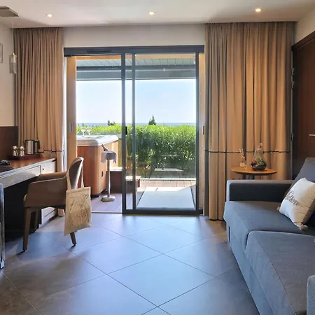 Le Week End Hotel Ajaccio (Corsica)